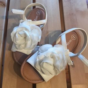 Girls White sandals with Velcro adjustable straps